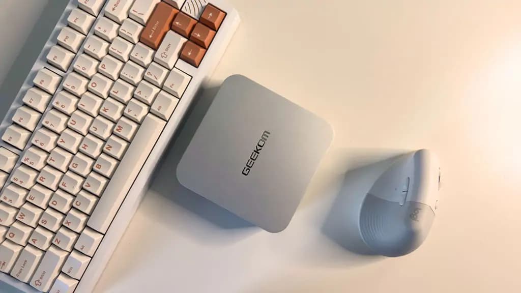 fanless mini pc geekom